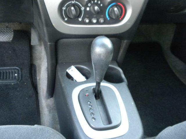 Saturn Ion 2004 photo 5