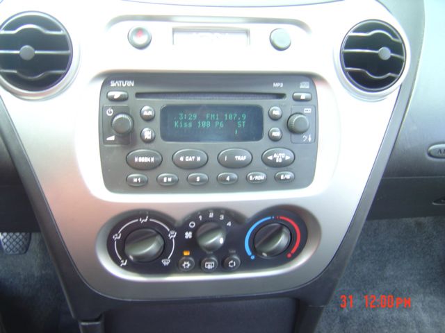 Saturn Ion 2004 photo 3