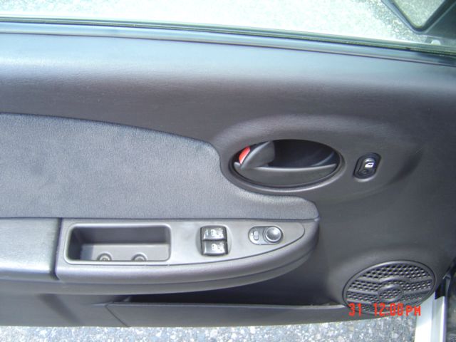 Saturn Ion 2004 photo 4