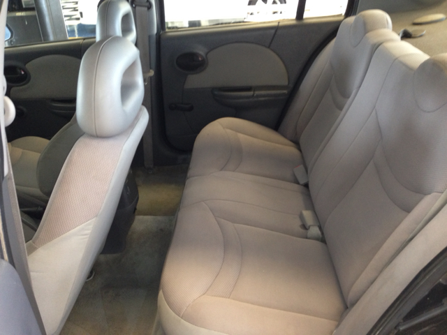 Saturn Ion 2004 photo 2