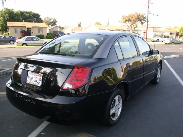 Saturn Ion LE - Like New Clean Title Sedan