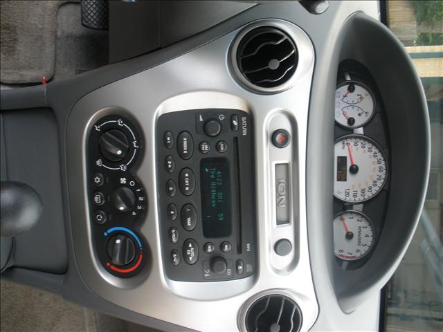 Saturn Ion 2004 photo 1