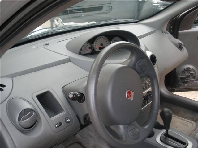 Saturn Ion 2004 photo 2