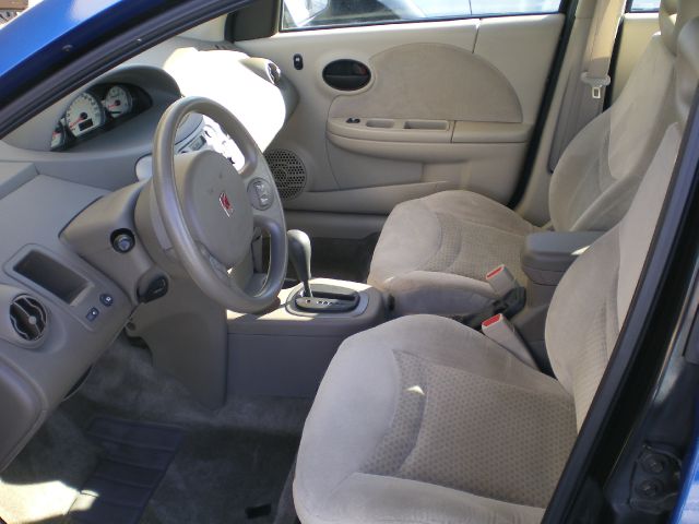 Saturn Ion 2004 photo 2