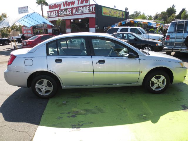 Saturn Ion LE - Like New Clean Title Sedan