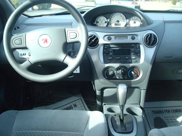 Saturn Ion 2005 photo 2
