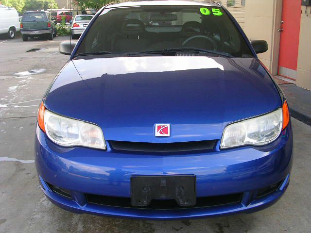 Saturn Ion 2005 photo 2