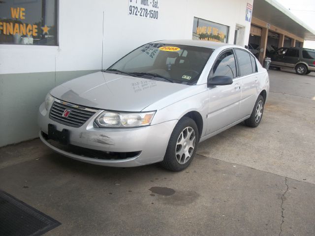 Saturn Ion 2005 photo 2