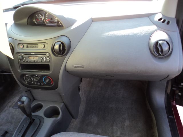 Saturn Ion 2005 photo 1