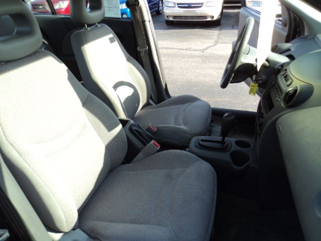 Saturn Ion 2005 photo 25