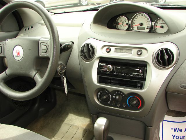 Saturn Ion 2005 photo 1