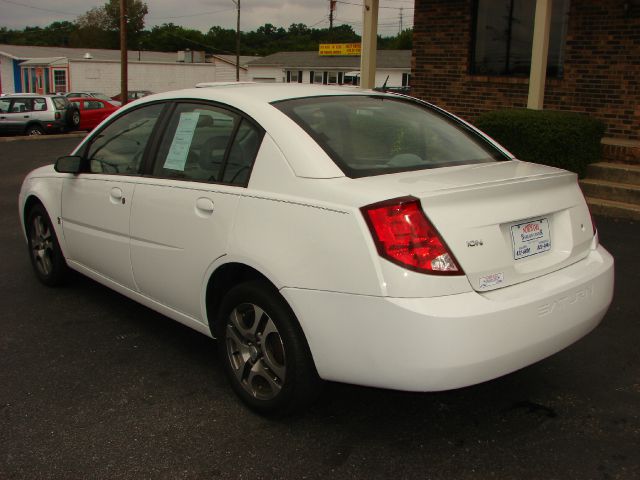 Saturn Ion 2005 photo 2