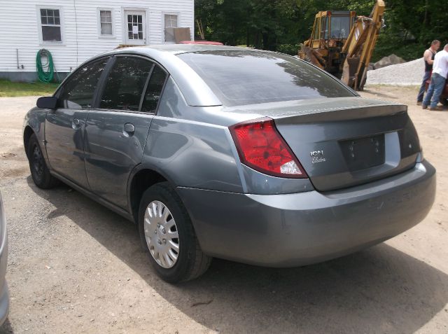 Saturn Ion 2005 photo 1