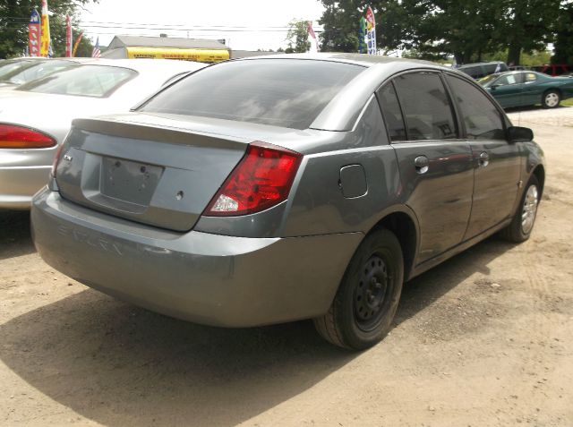 Saturn Ion 2005 photo 2