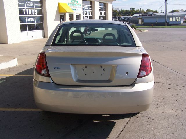 Saturn Ion 2005 photo 2