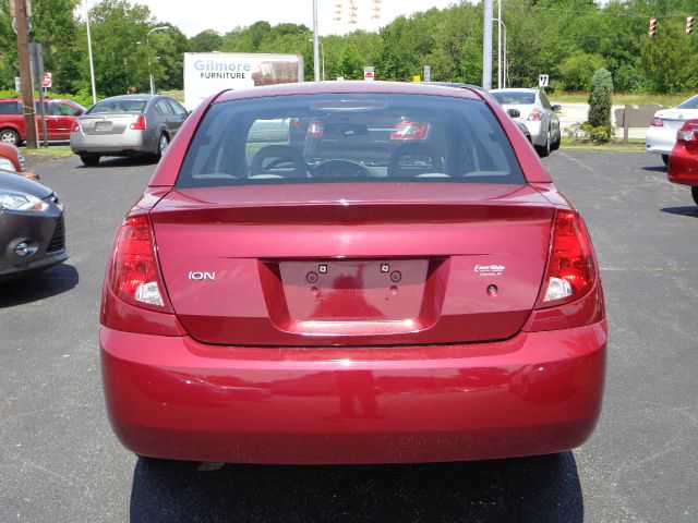 Saturn Ion 2005 photo 2
