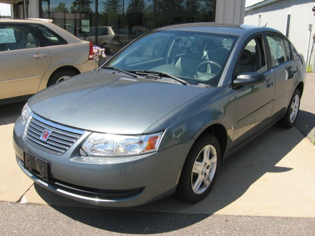 Saturn Ion SLE - ONE Owner Clean Carfax Sedan
