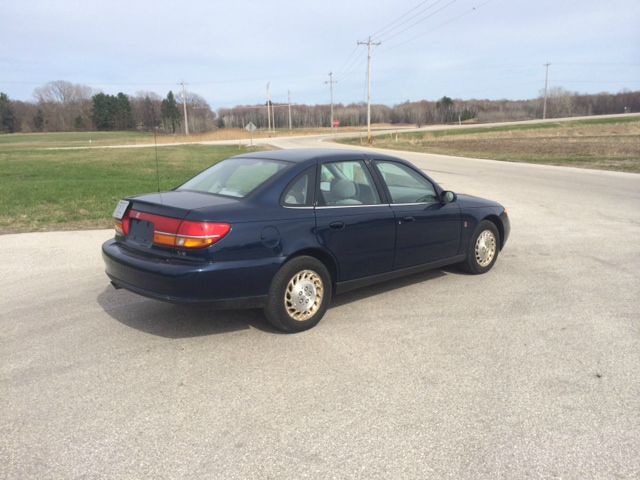 Saturn L-Series 2001 photo 2