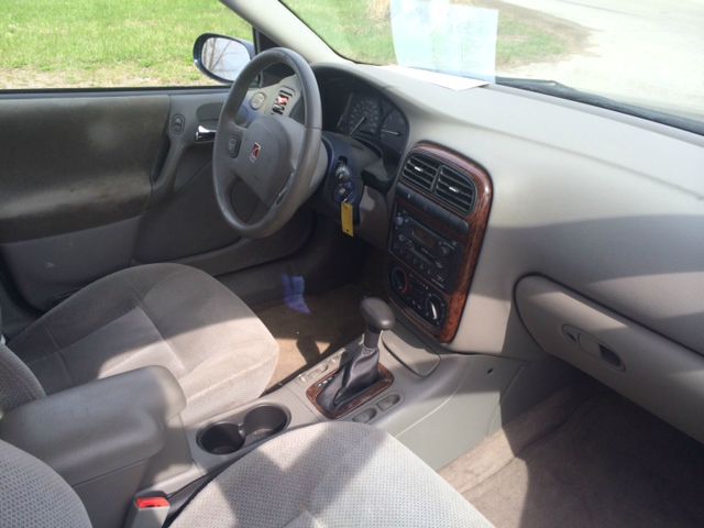 Saturn L-Series 2001 photo 4
