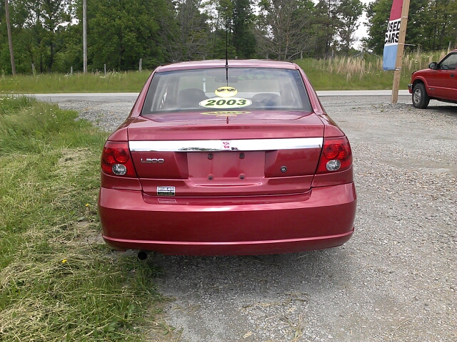 Saturn L-Series 2003 photo 1
