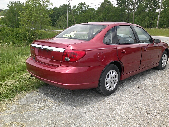 Saturn L-Series 2003 photo 2