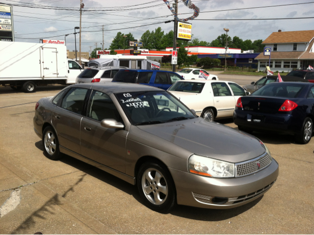 Saturn L-Series Sedan 2003 photo 3