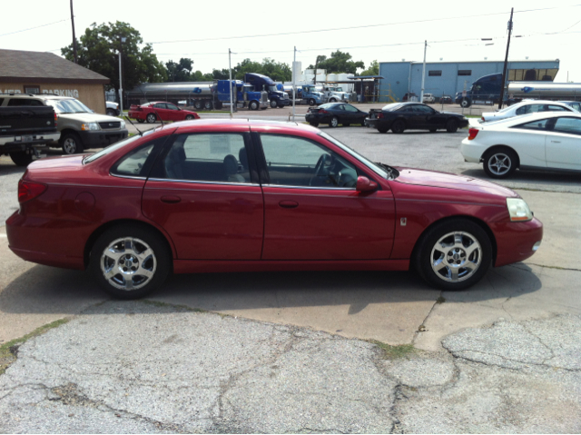 Saturn L-Series Sedan 2003 photo 2
