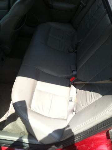 Saturn L-Series Sedan 2003 photo 4