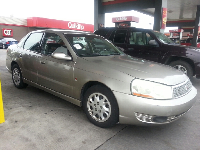 Saturn L-Series Sedan 2003 photo 2