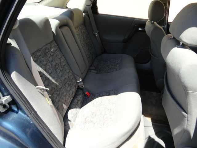 Saturn L300 2004 photo 20