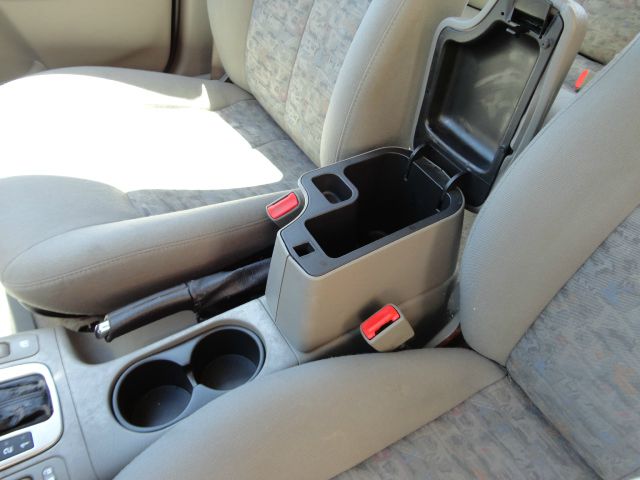 Saturn L300 2004 photo 6