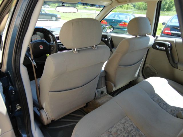 Saturn L300 2004 photo 9