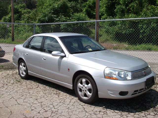 Saturn L300 2004 photo 2