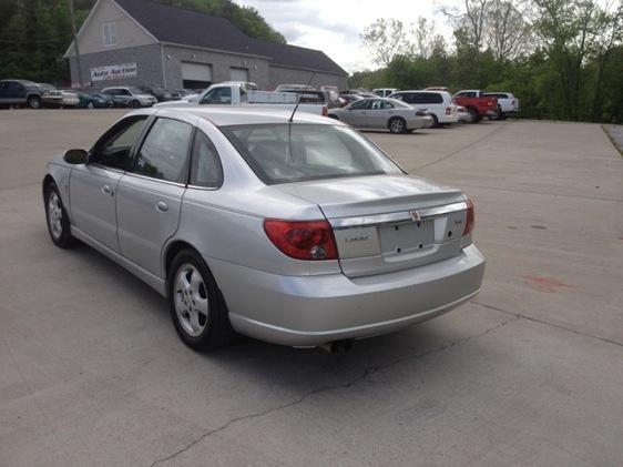 Saturn L300 2004 photo 4