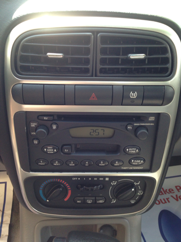 Saturn L300 2004 photo 1