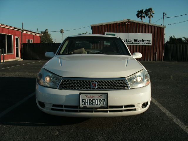 Saturn L300 2004 photo 1