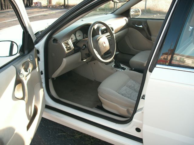 Saturn L300 2004 photo 3