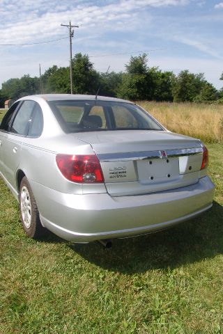 Saturn L300 2004 photo 1