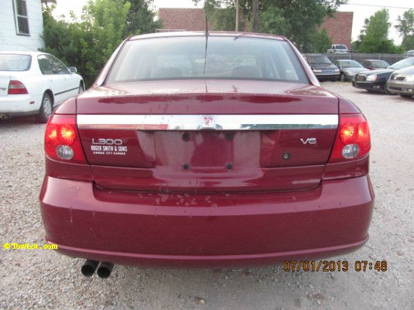 Saturn L300 2004 photo 1