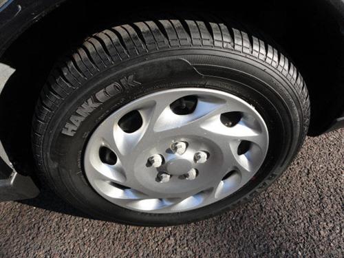 Saturn L Series 2000 photo 3