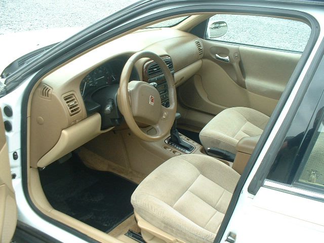 Saturn L Series 2000 photo 1