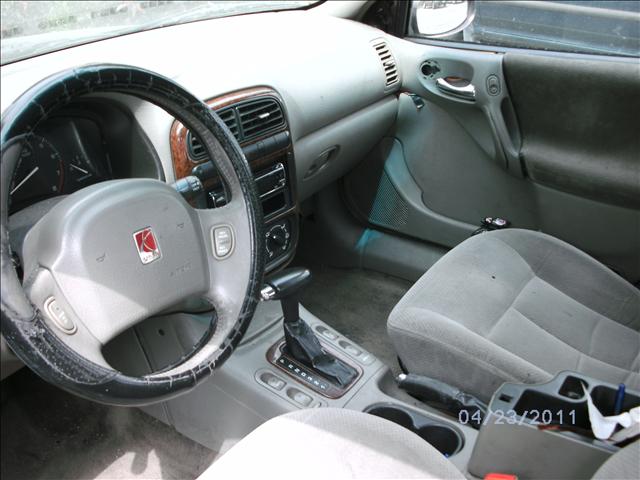Saturn L Series 2000 photo 1