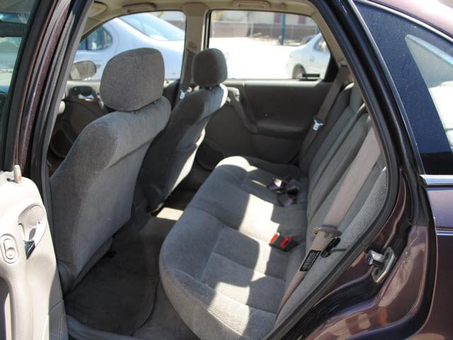 Saturn L Series 2000 photo 3