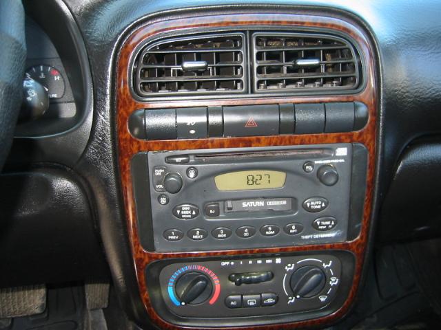 Saturn L Series 2000 photo 5