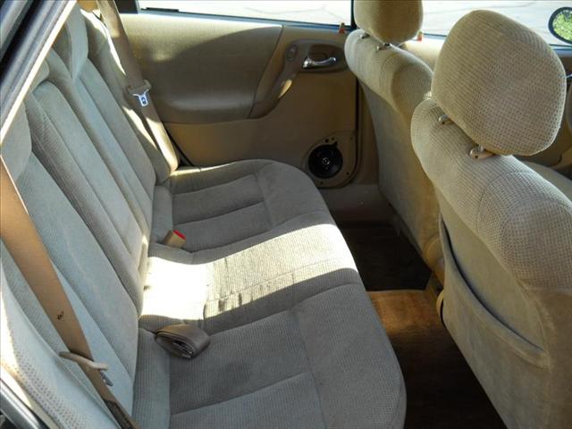 Saturn L Series 2000 photo 4