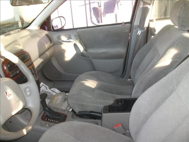 Saturn L Series 2000 photo 1