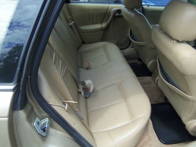 Saturn L Series 2001 photo 10
