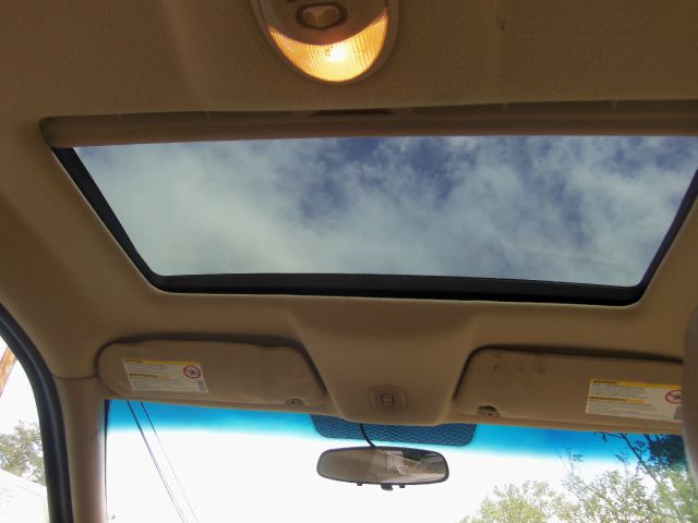 Saturn L Series 2001 photo 8