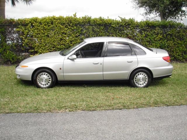 Saturn L Series 2001 photo 1
