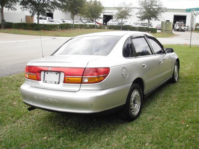 Saturn L Series 2001 photo 2